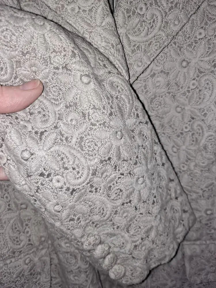 Dialogue White and Gray‎ Floral Embroidered Blazer Size Large